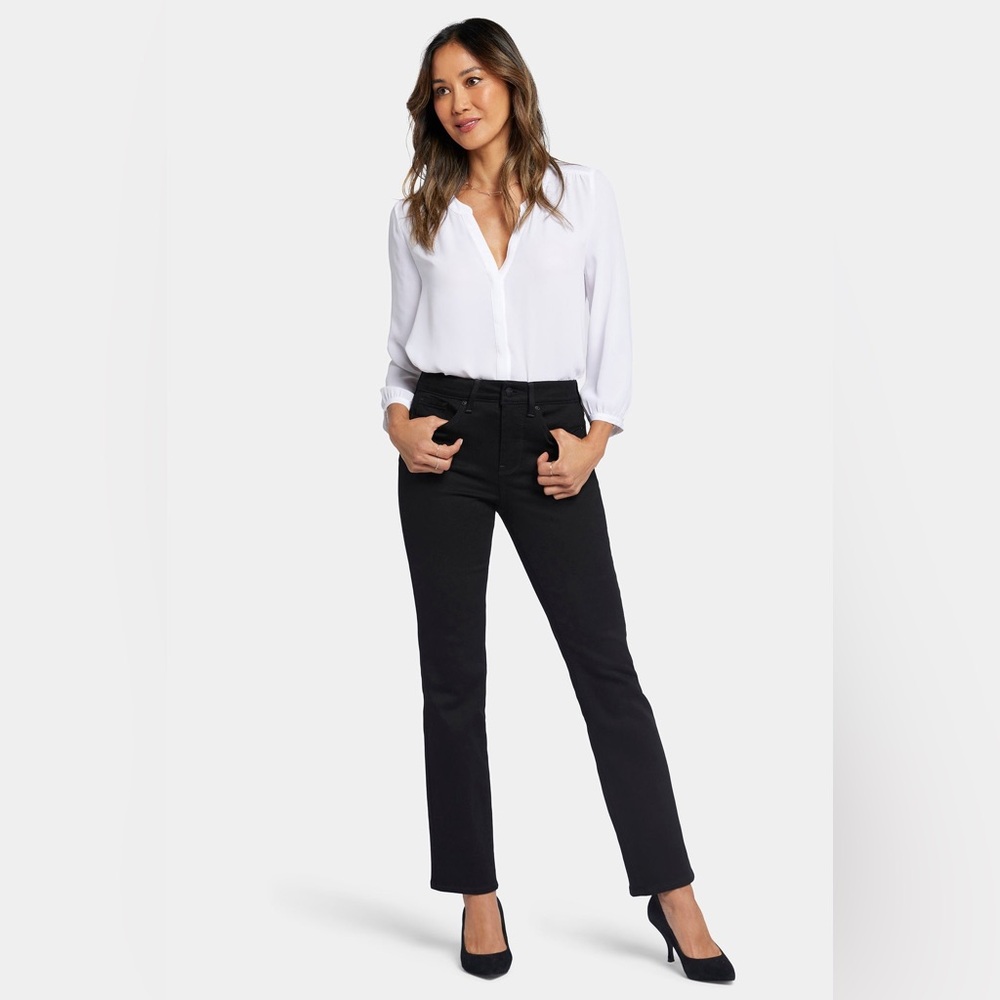 NYDJ Ellison Straight Jeans black size 8P‎ NWT in packaging
